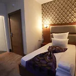Airport Global Hotel 3*