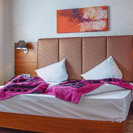 Airport Global Hotel, Olive