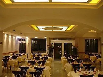 Airport Global Hotel, Olive מלון