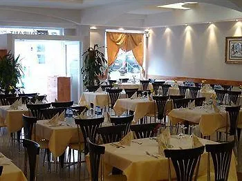 Airport Global Hotel, Olive