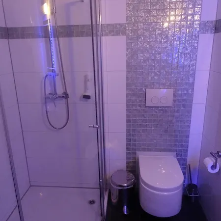 מלון Airport Global Hotel, Olive