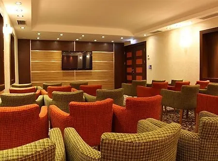 Airport Global Hotel, Olive מורפלדן וולדורף
