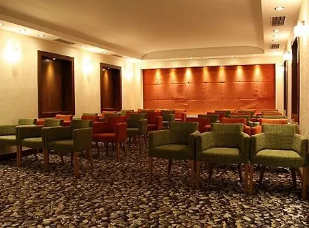 Airport Global Hotel, Olive מלון מורפלדן וולדורף